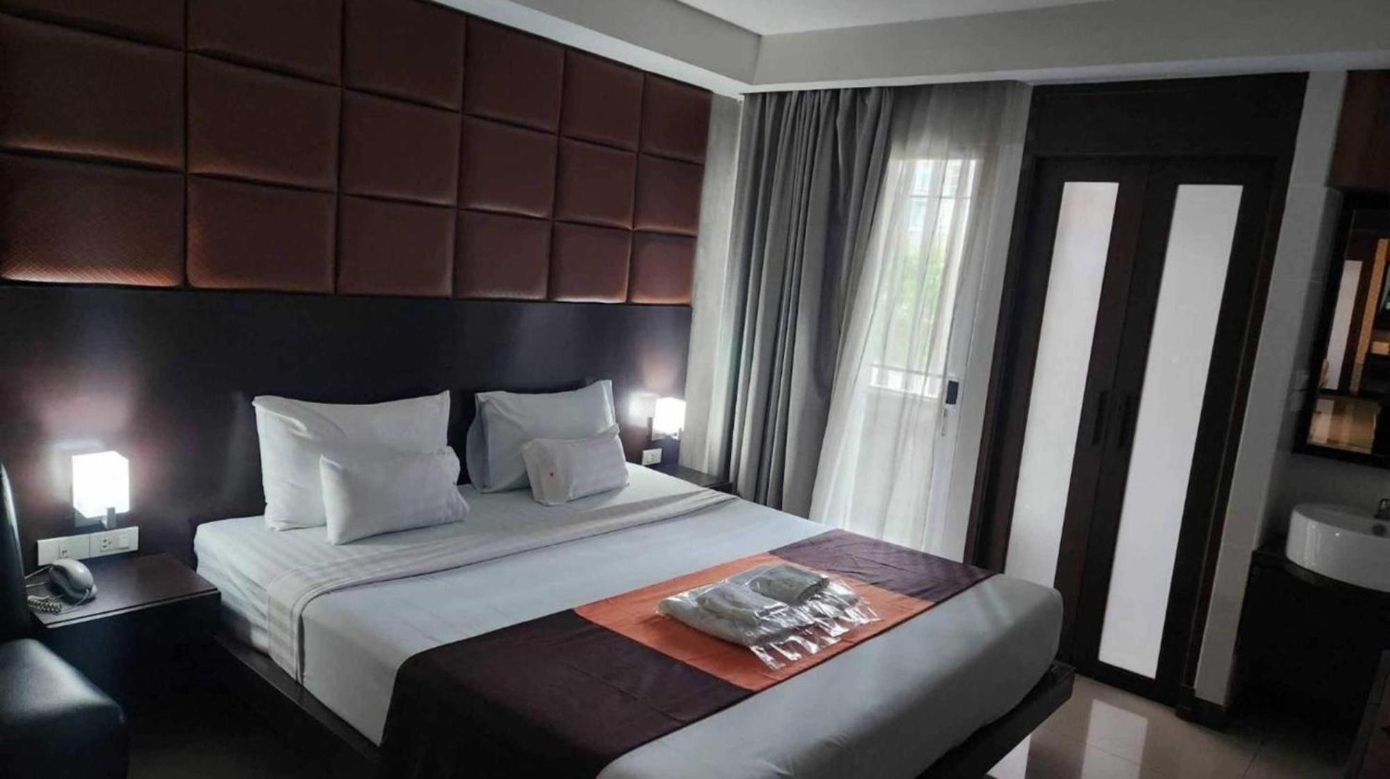 Collection O The Bangkok Cha Cha Suite Exterior foto