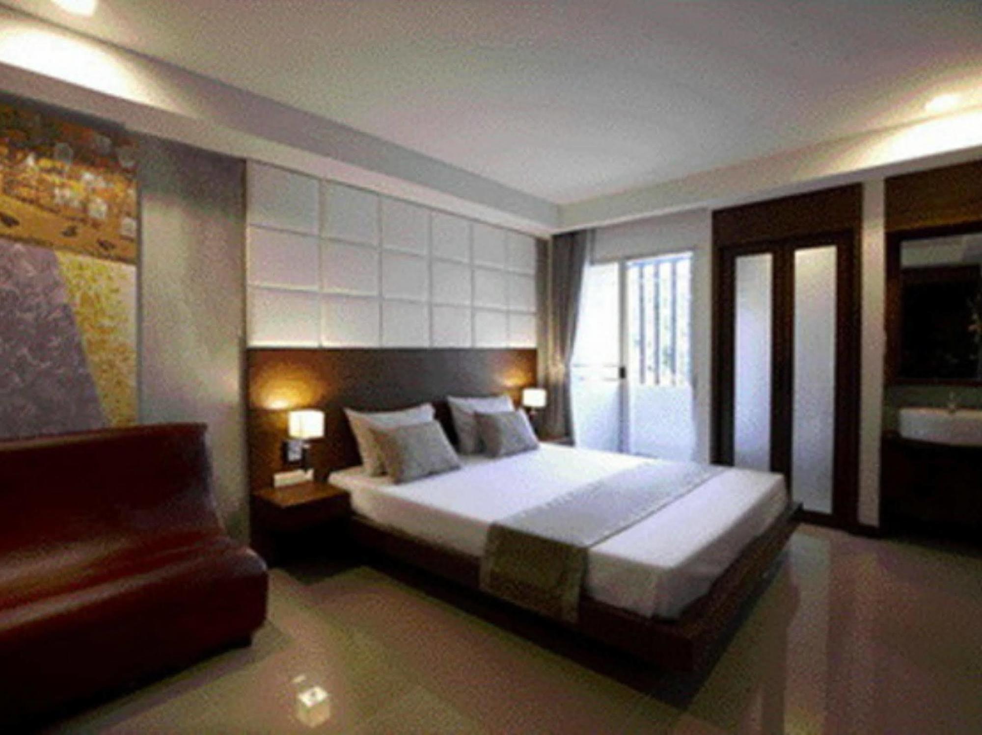 Collection O The Bangkok Cha Cha Suite Exterior foto